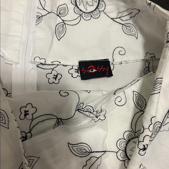 Sassy Floral Print Women's Skirt - White - Picture 3 of 8